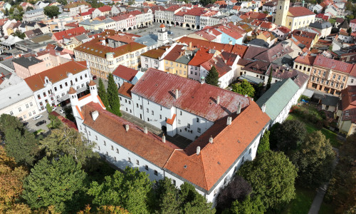 Jihoz&aacute;padn&iacute; n&aacute;rož&iacute; z&aacute;mku je jeho nejstar&scaron;&iacute; č&aacute;st&iacute;. 